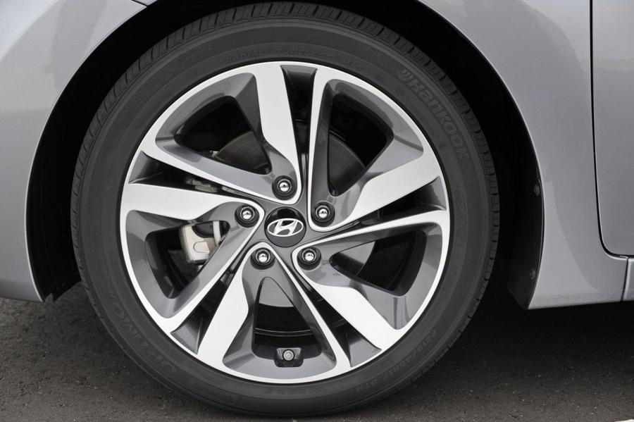  Hyundai Elantra Limited 2014 года  (US) (фото 5 из 27)